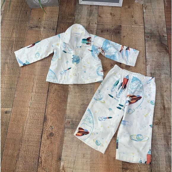 Garnet hill space rocket pajama set - Picture 2 of 6